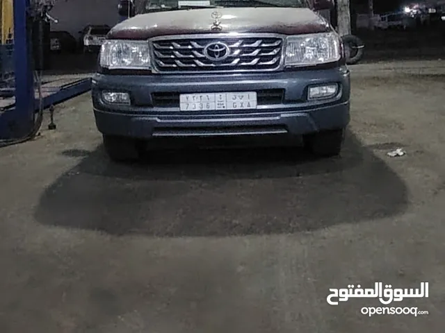 سياره لاند كروزر 2005