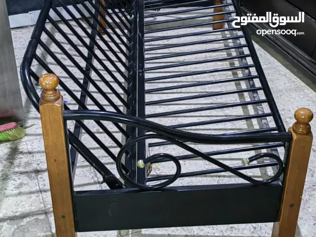 كنباية بتصير تخت – الراحة والعملية في قطعة وحدة! تصميم ذكي وعصري بتتحول بسهولة من كنبة