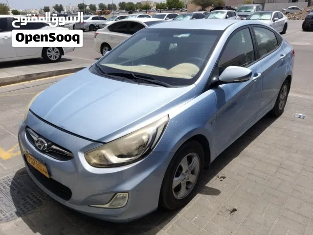 2013 هيونداي اكسنت Standard
