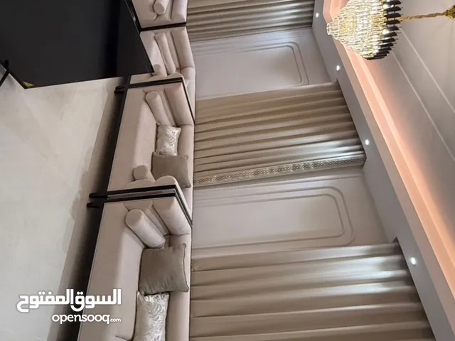 كنب  جديد خمس قطع مطلوب فيه 3200 قابل لتفاوض بالمعقول