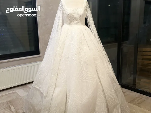 فستان زفاف فاخر