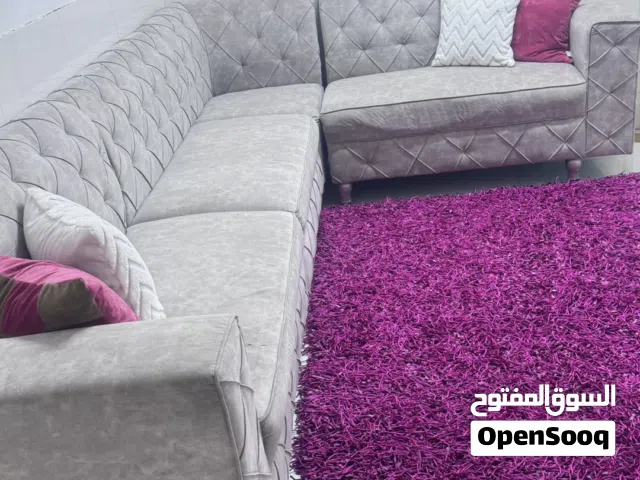 ديوان كويتي متكون من زاويه وخمس قطع حجمه سته متر