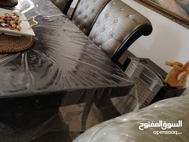 طقم سفره فاخر للبيع طاوله وست مقاعد بشكل عصري جميل جدا