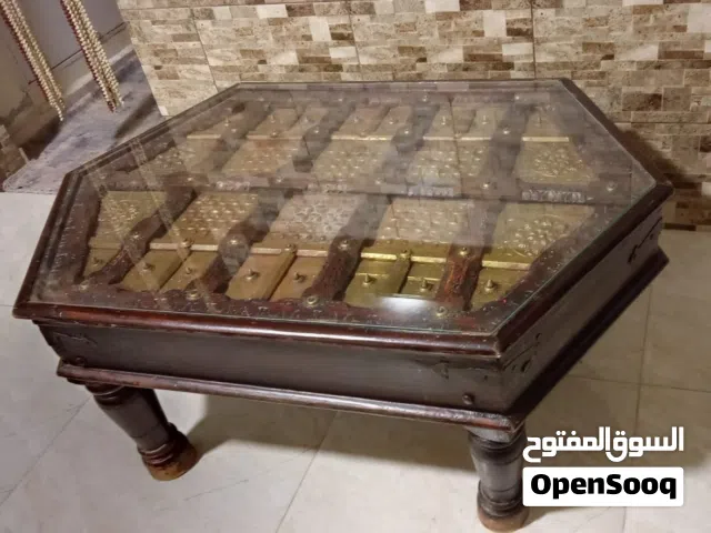 طاولة انتيك خشب ونحاس شغل يدوي