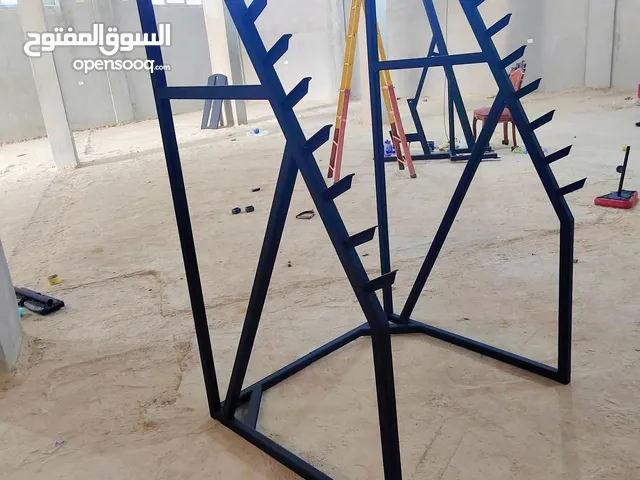 للبيع حامل سكوات احترافي – تصميم ثابت وقوي فيه مستويات متعددة للبار – يصلح للسكوات، البنش، الأ