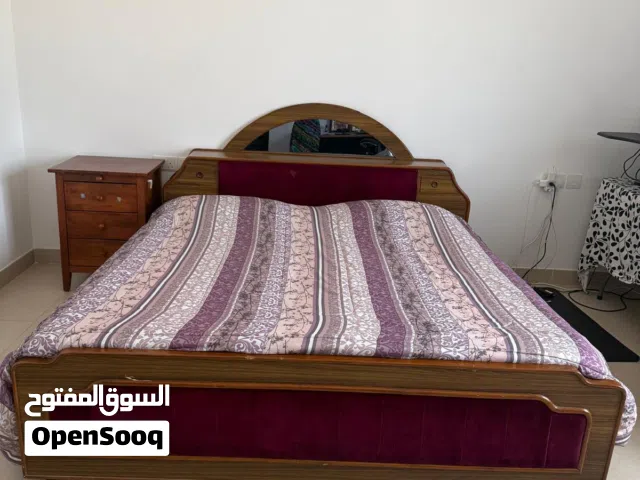 QUEEN SIZE BED WITH BOX STORAGE + SIDE TABLE – FOR SALE