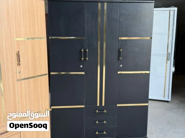 دولاب 3 ضلفه و 3 درج  تصميم 4 جنب   -طول 170 سم -عرض120 سم -عمق 40 سم  خشب  pvc  عليه طبقة ملامين م