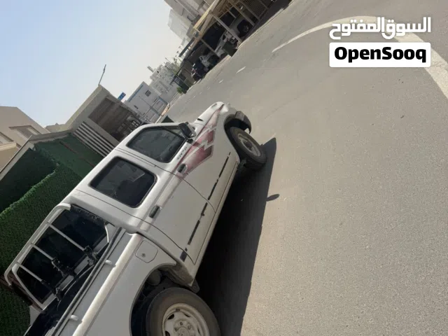 2003 نيسان اخرى