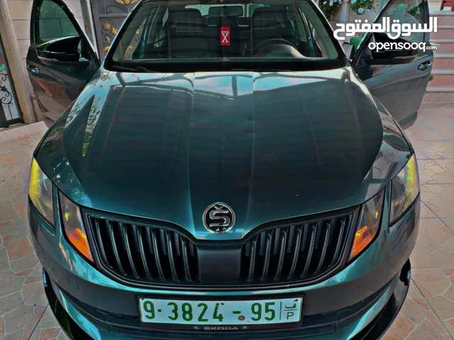 اوكتافيا قير عادي بنزين