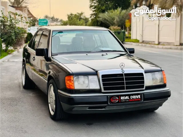 MERCEDES-BENZ E200 - 1993