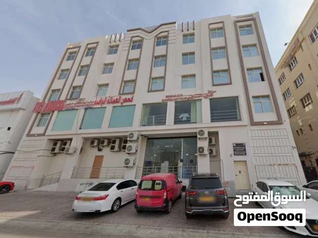 شقق راقية بموقع ممتاز على شارع الرئيسي - الخوض مع Wi-Fi مجاني