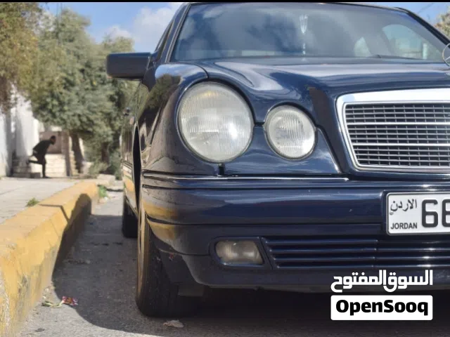 1997 مرسيدس بنز الفئة-E E 200