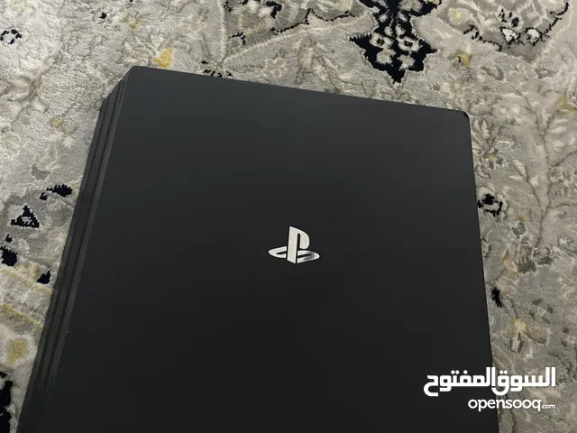 للبيع بلاستيشن 4 برو مستعمل نضيف معه وايراته بدون ال يدات مقابل ل التفاض