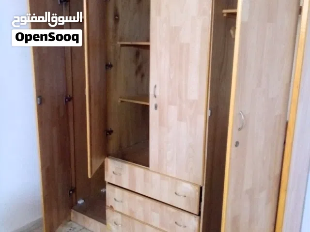 خزانه 4 ضرفات مع جوارير خشب لاتيه ومحرفه زان فقط 65 دينار