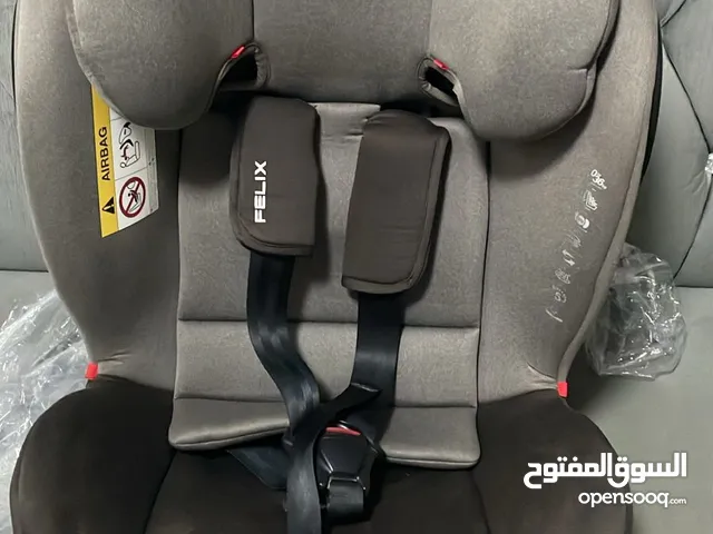 كرسي سيارة مناسب من شهر إلى 3 سنوات