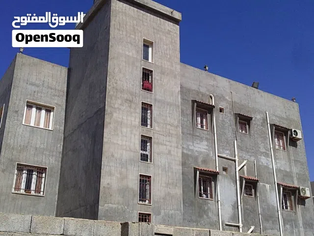عماره ثلاث ادوار وكل دور مسقوف 300 متر مربع