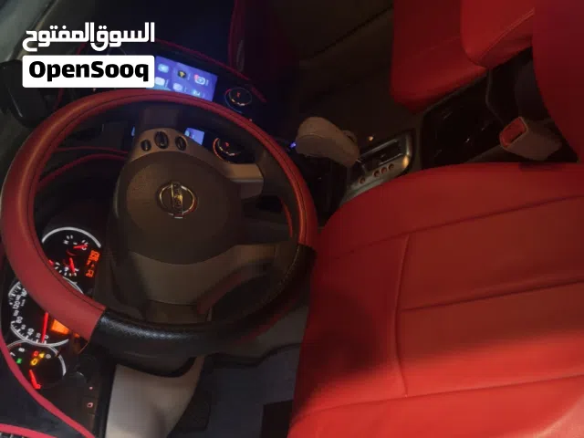 2012 نيسان التيما Standard