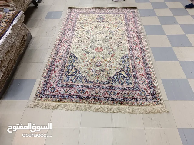 سجاده حرير يدوي جديده فاخرة جدا للقصور ومن نوادر الصناعه