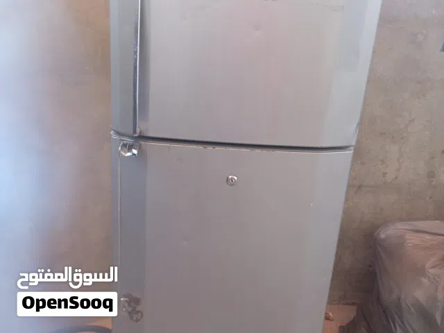 ثلاجة للبيع