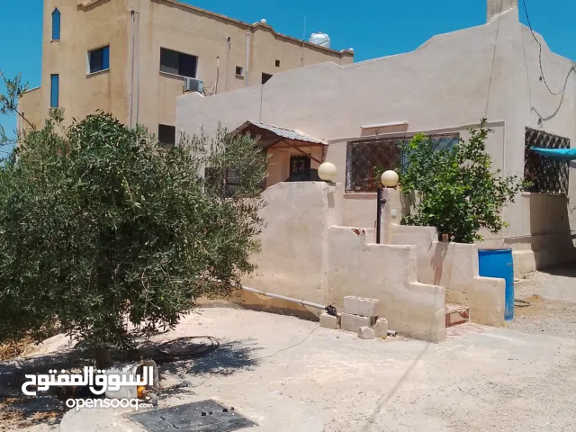 منزل للبيع في ام الجدايل على الشارع الرئيسي من المالك بسعر مغري