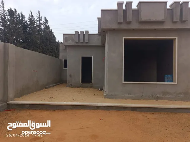 105 m2 3 Bedrooms Townhouse for Sale in Tripoli Tajura