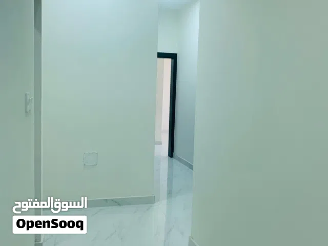 شقق للايجار  ومحلات قريب العريمي بوليفارد و معرض ومكتب للايجار في المعبيلة الجنوبية  بموقع مميز جدا