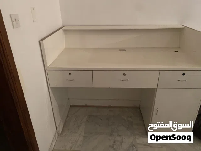 مكتب ب 75.