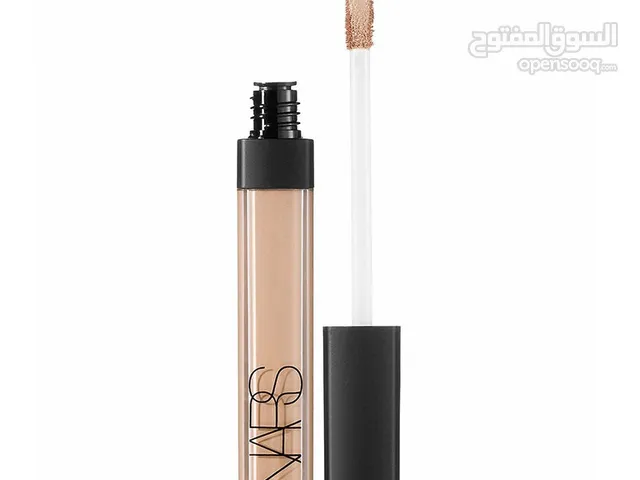 كونسيلر نارس Radiant Creamy Concealer  متوفّر بـ26 درجة لونية تناسب كل لون بشرة وتظهر جمالك الطبيعي.