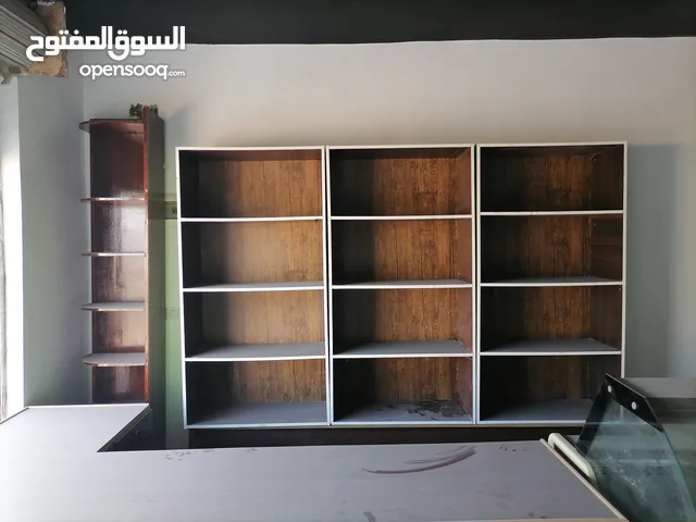 طاوله كاش خشب نظيف جدا جدا و مكفول