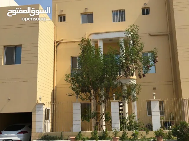 650 m2 More than 6 bedrooms Villa for Sale in Southern Governorate Eastern Riffa