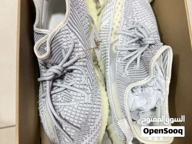 YEEZY BOOST 350 BRAND NEW SIZE 44 1/2 ORIGINAL