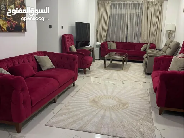 غرفة جلوس بسعر مغري مع اشياء اخرى مجانيه