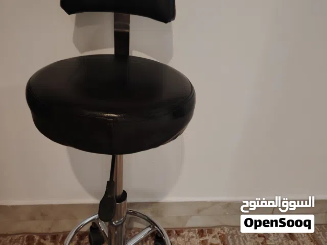 كرسي صالون شبه جديد لون اسود