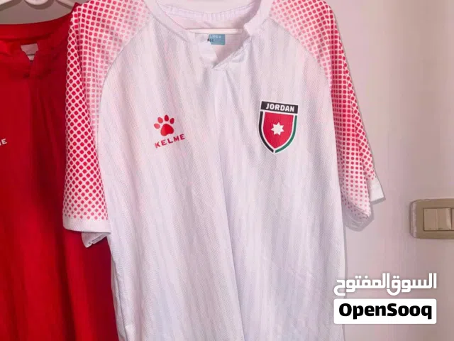 2 بلوزة للمنتخب الاردني (الون الاحمر مقاس 2XL)(الون الابيض مقاس L) (جديدة)