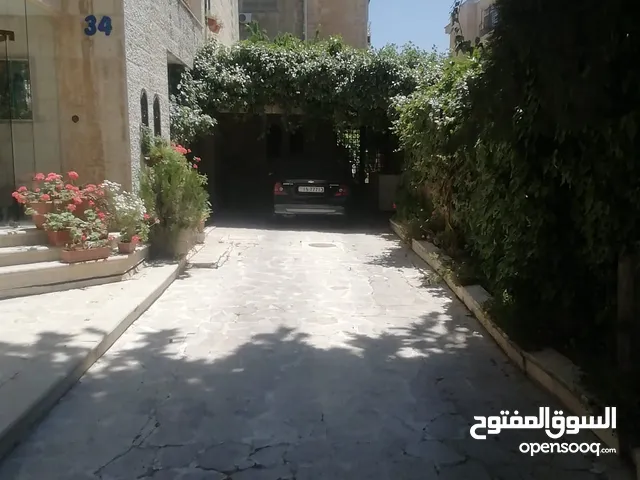160 m2 4 Bedrooms Villa for Sale in Amman Al Rabiah