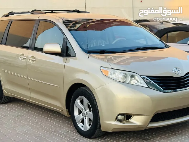 Toyota Sienna 2013- 8 seats(leather) Automatic doors Original airbags still not used in UAE