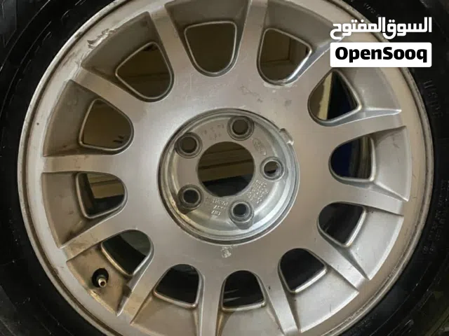 رنق فورد بحاله جيده فيه ضربه ع جنب لكن ماتأثر