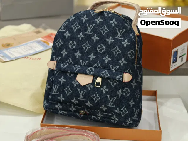 حقيبة ظهر LV جينز صغيرة  مع البوكس ومختومة (حجم قاعدة 25) و (ارتفاع 27)