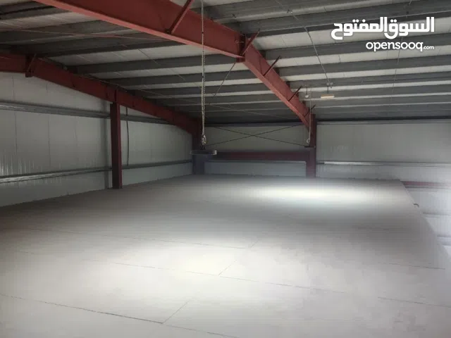 مخزن للإيجار في نزوى