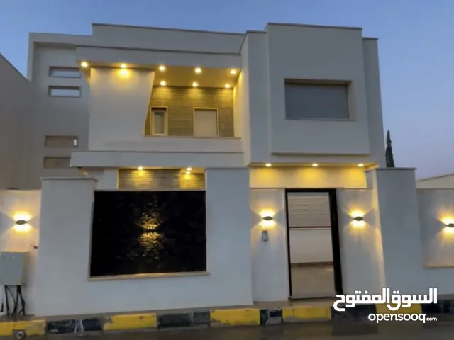 370m2 4 Bedrooms Villa for Sale in Tripoli Ain Zara