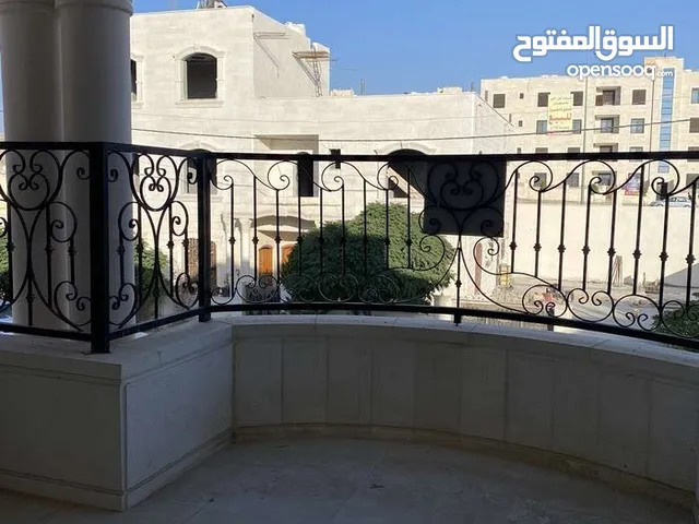 370 m2 4 Bedrooms Villa for Sale in Zarqa Al Zarqa Al Jadeedeh