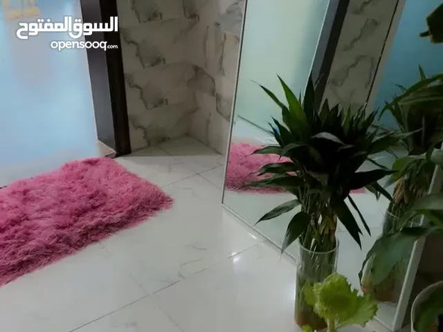للبيع صالون مع العماله والرخصه