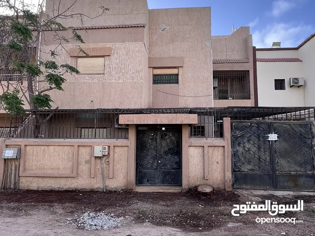 300 m2 More than 6 bedrooms Villa for Rent in Benghazi Boatni