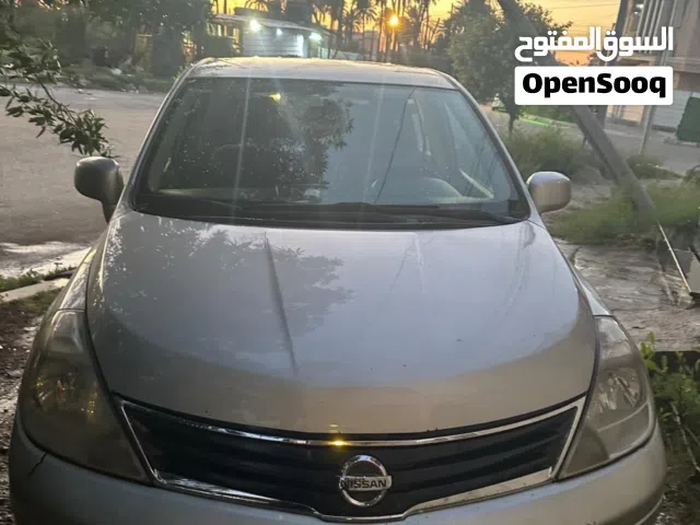 2012 نيسان فيرسا Standard