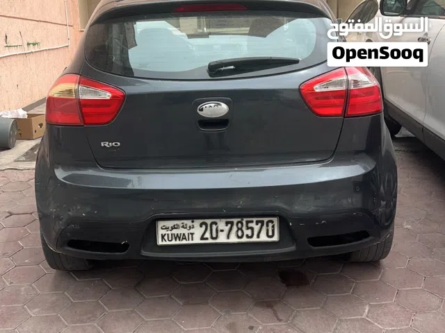 كيا ريو 2013 هاتشباك لون رمادي بسعر مناسب مع تأمين إلزامي ومواصفات خليجية
