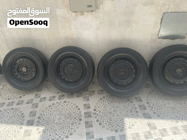 للبيع جنوط هيونداي إلنترا موديل 2005