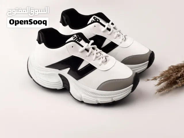 كوتشى حريمى