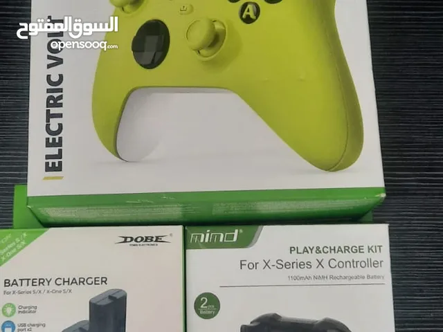 يد تحكم بحال الوكاله مع شاحن وبطاريات عدد 4