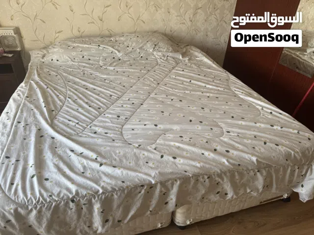 للبيع سرير هيكل كينج مع مرتبة Princess الأصلية كينق