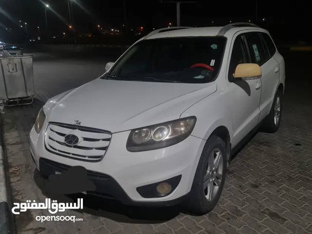 Used Hyundai Grand Santa Fe in Basra